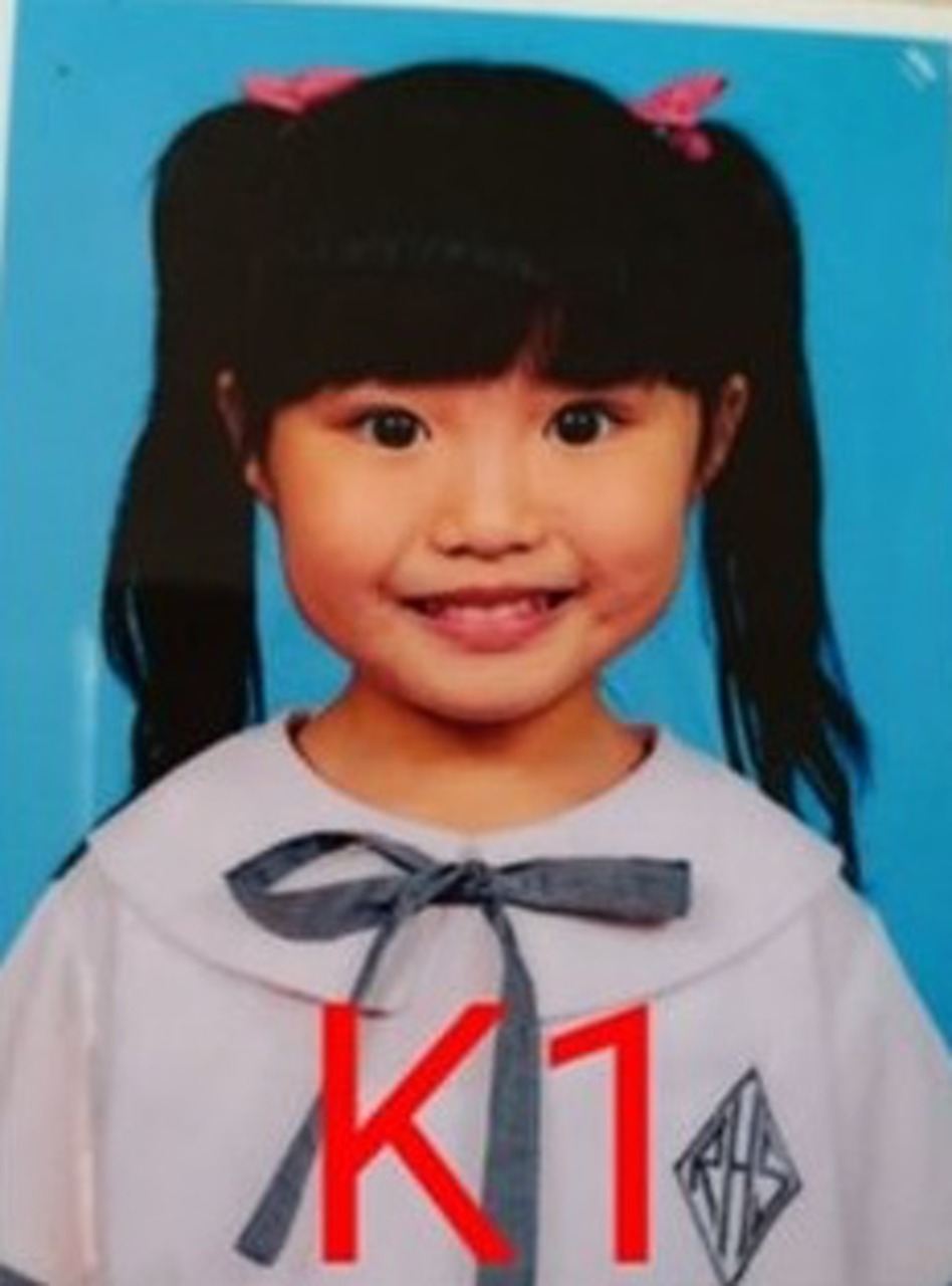 美心妹妹亦曾經記錄過自己每年的證件相。